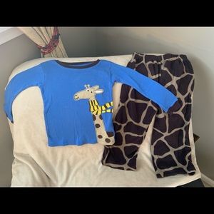 Carters Pajama set size 4T